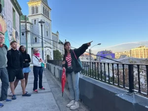 T4T Wally Tour Guide Valparaíso